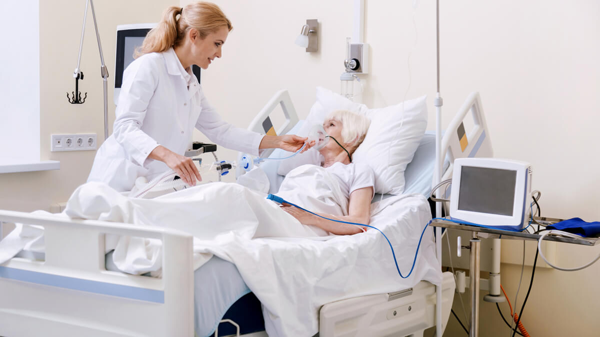 Adult Gerontology: Differences Between Acute and Primary Care Nursing