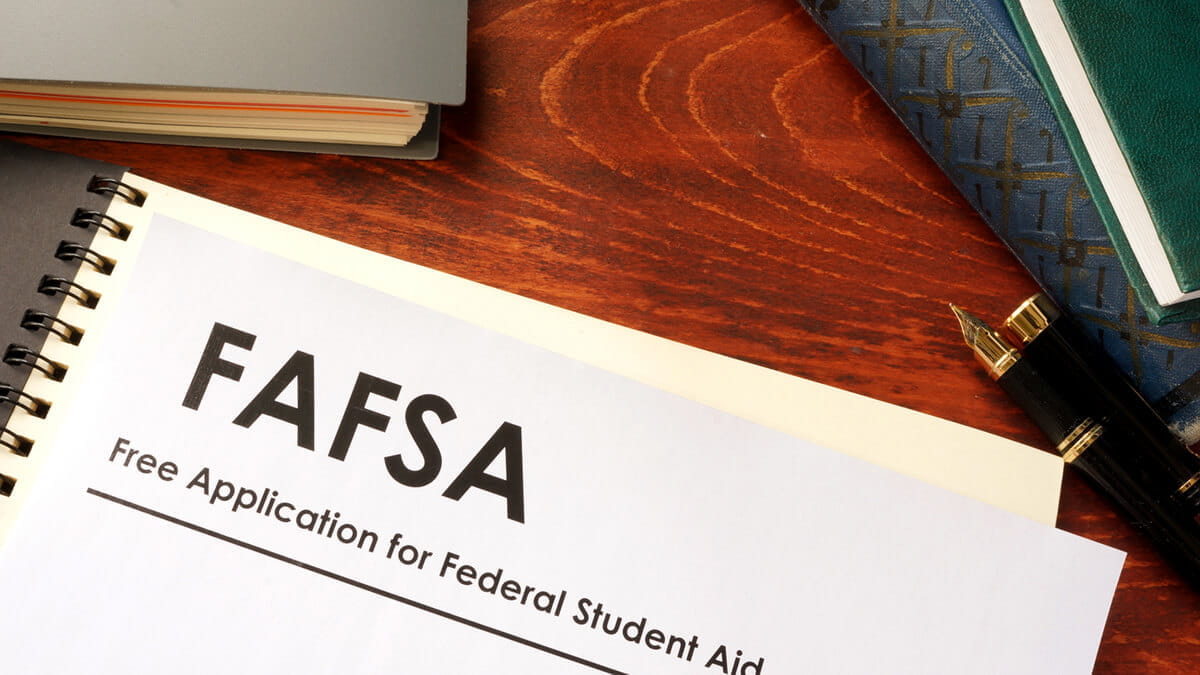 How to Complete Your FAFSA When Applying to Online Programs