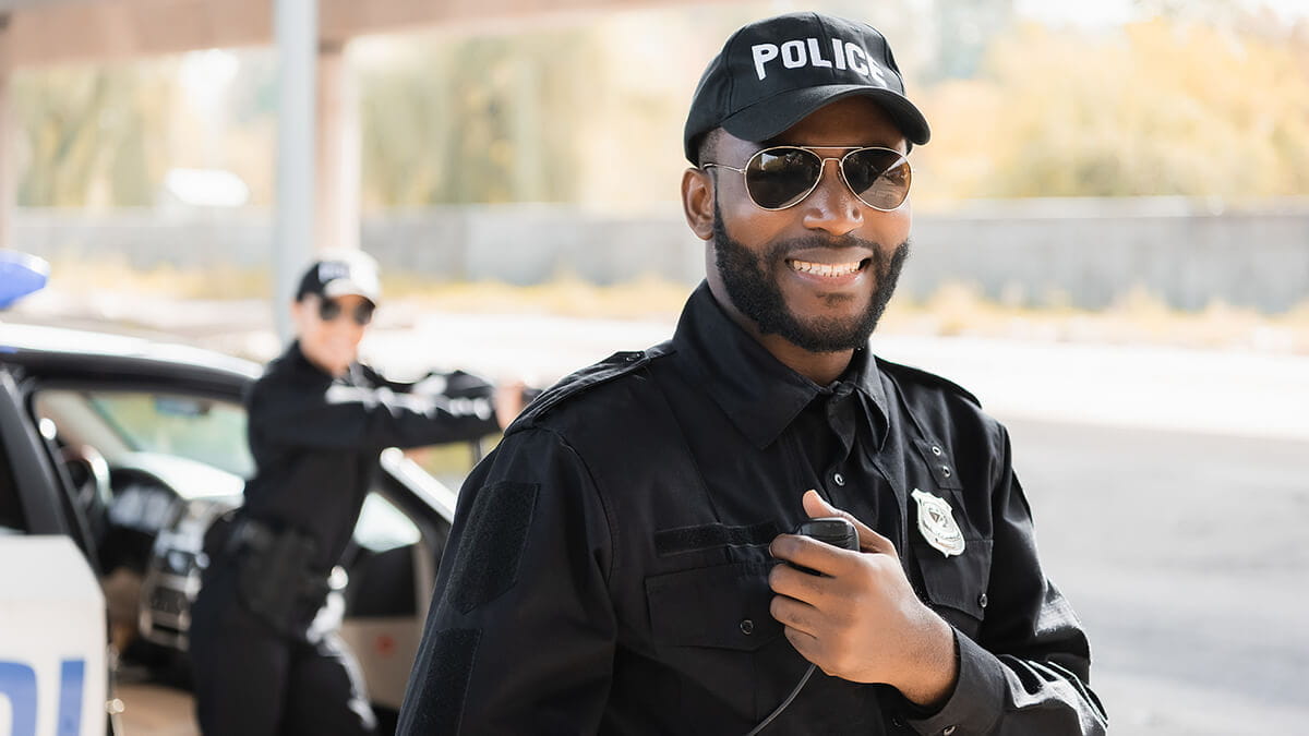 25 Ways Police Officers Serve Their Communities | Walden University